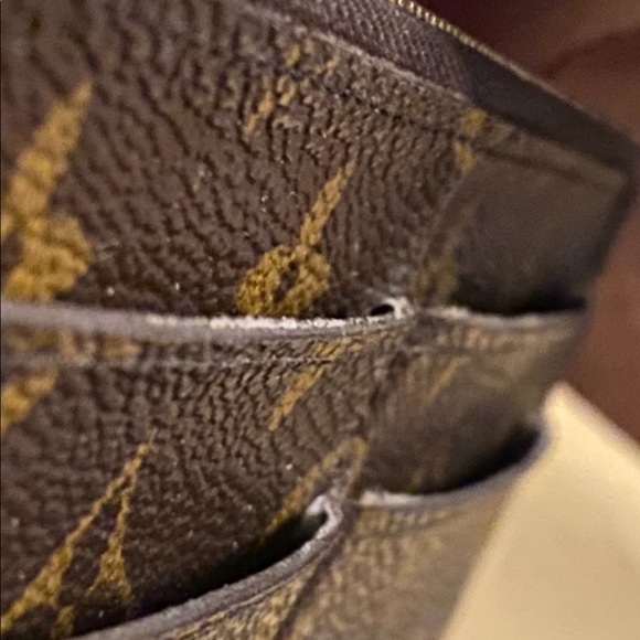 Louis Vuitton Emilie Wallet - Picture 10 of 15